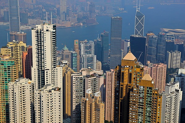 移居香港怎么转永居