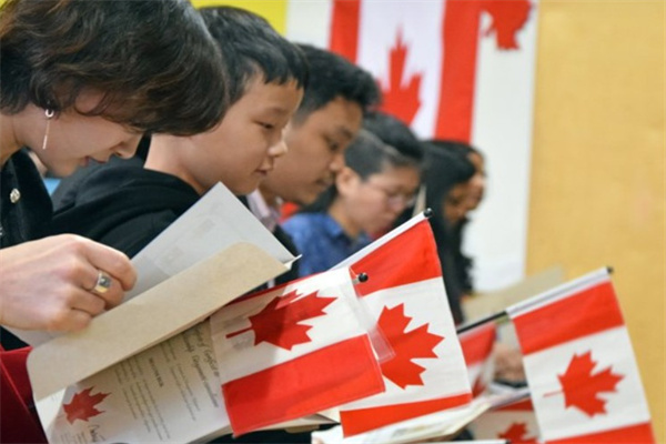 加拿大移民对英语要求高吗？