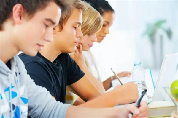 移民美国如何为自己的孩子注册入学 移民美国如何为自己的孩子注册入学